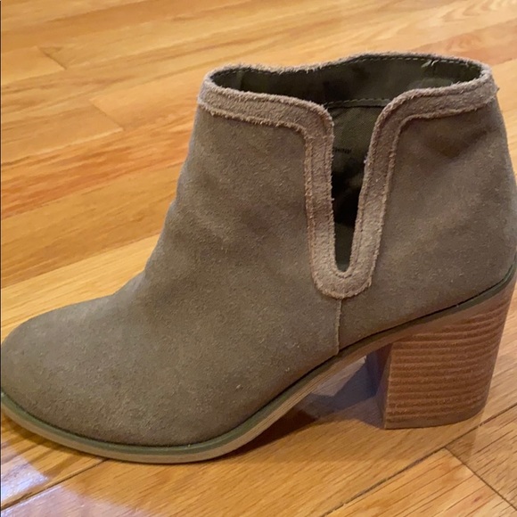 Urban Outfitters Booties - Picture 3 of 4